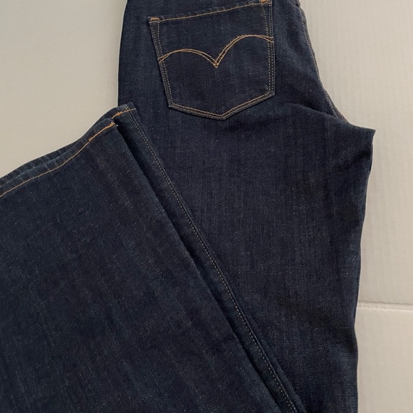 EUC Levi’s boot cut jeans size 6 - Picture 3 of 11